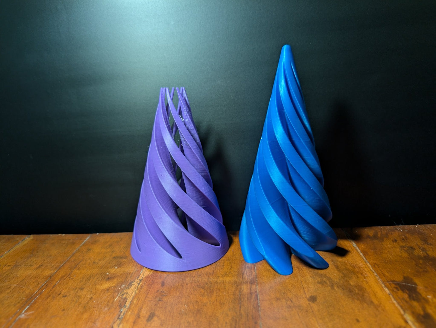 Impossible Passthrough Fidget Cone (Christmas Tree) - Charlay Creations